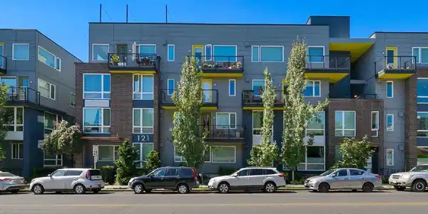 121 12th E