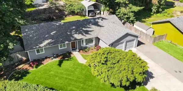 3616 Lake Forest SE