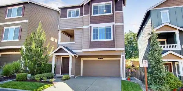 1232 92nd NE