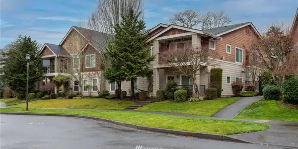2190 Palisade