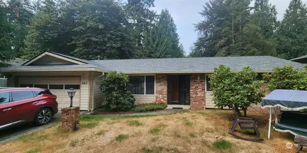 6611 Sierra SE