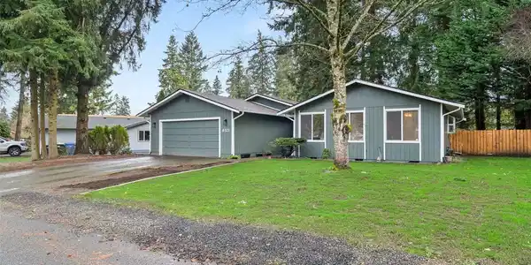 6321 Alder Glen SE