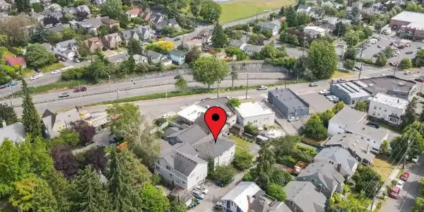 7539 11th NE