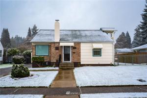 3226 Pear Street SE