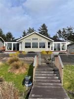 269 Lake View Loop NE