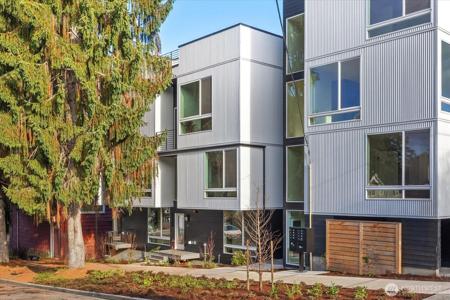 3120 Queen Anne N