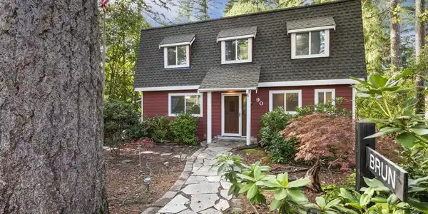 90 E Lake Forest Drive