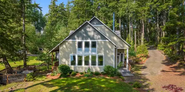 2410 Phillips Lake Loop