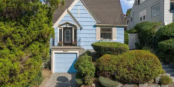 2930 Queen Anne N