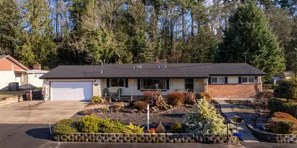 2250 Cedar