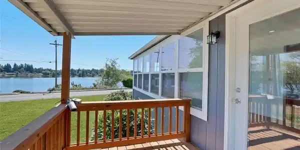 4525 Black Lake SW