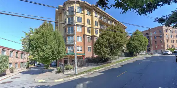 700 Denny