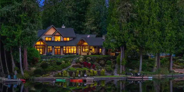 1752 Beaver Lake SE