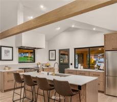 7909 Oakridge SW