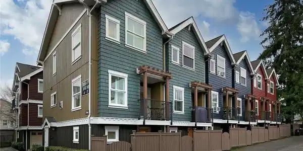 7416 4th NE