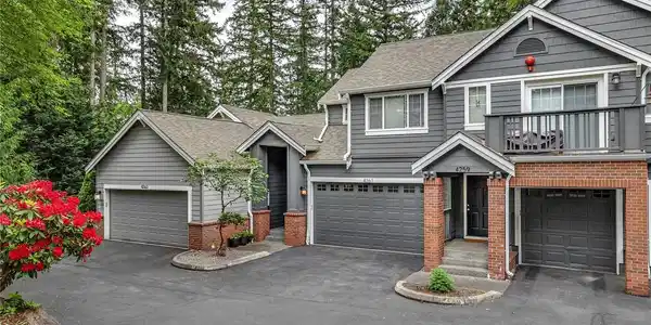 4261 249th SE