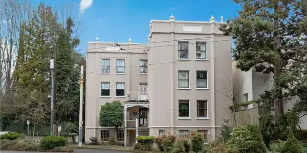 1508 10th Avenue E