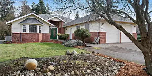 302 Edinburgh Drive