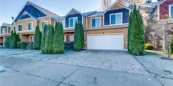 2724 Hidden Springs Loop SE