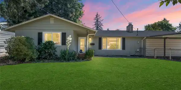 9118 Forest SW
