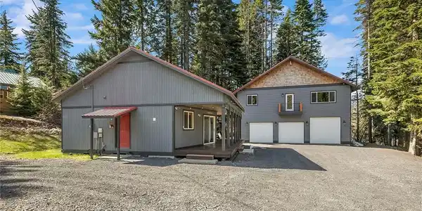 181 Redwood Lane