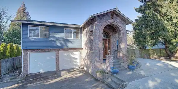 13902 Beverly Park