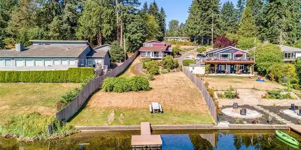 1186 Kitsap Lake NW