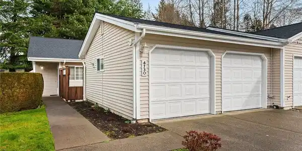 4730 Stratford SE