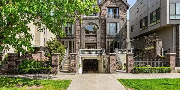 1122 Broadway E