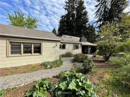 908 8th SW