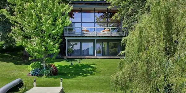 7716 Seward Park S