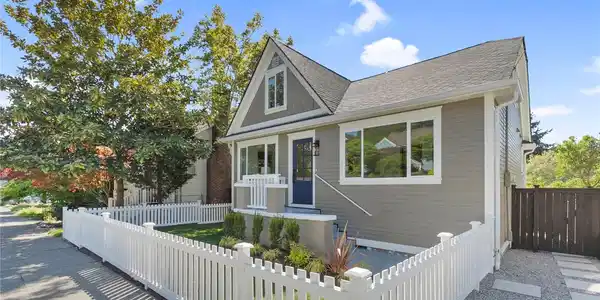 5521 Ashworth N