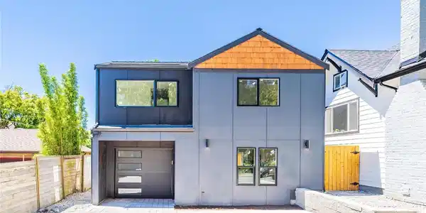 8413 Roosevelt NE