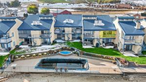 60 Lakeshore
