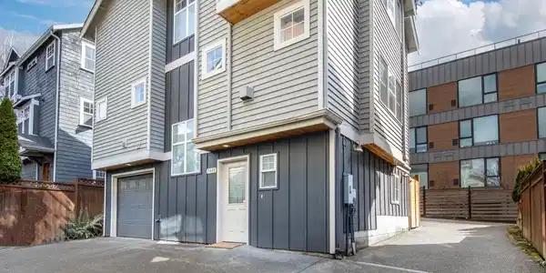 7448 4th NE