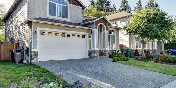 9916 32nd Drive SE