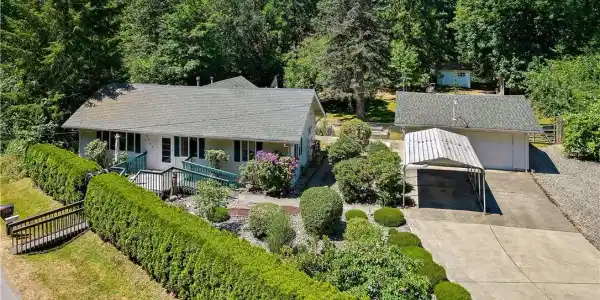 5537 Black Lake SW