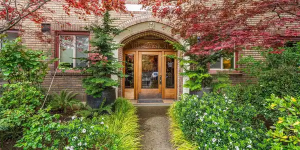 2203 Yale E