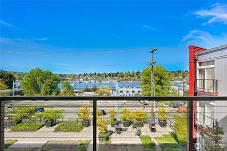 2960 Eastlake E