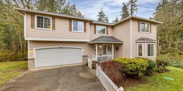 3527 73rd Drive NE