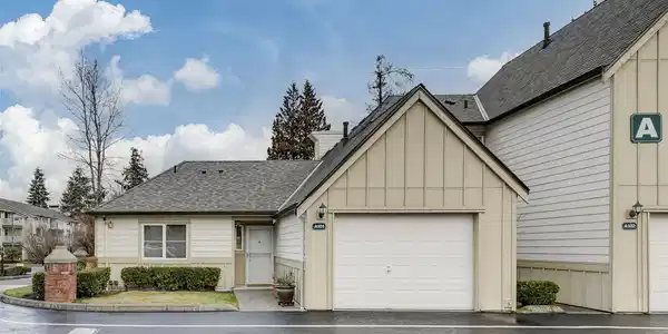 1600 121st SE