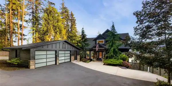 15404 Lakeview