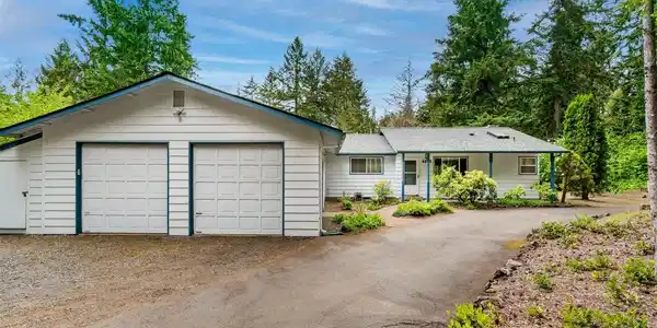 6902 Stanfield SE
