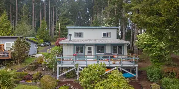 5350 Mason Lake Drive W