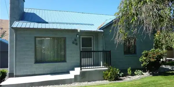 846 Highline Drive