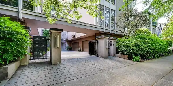 1138 Broadway E