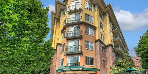 700 E Denny Way
