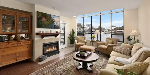 7 Lake Bellevue Drive