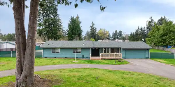 6112 Shady SE