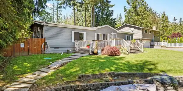 379 Kingsway W